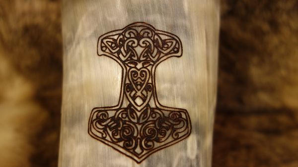 Branding keltischer Knoten Thorshammer